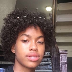 Meet your Posher, Camila